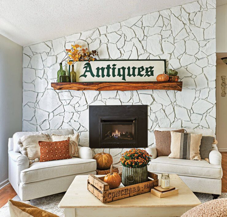 Living room with fall decorating and pumpkins